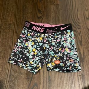 Nike pro confetti cross waist spandex shorts